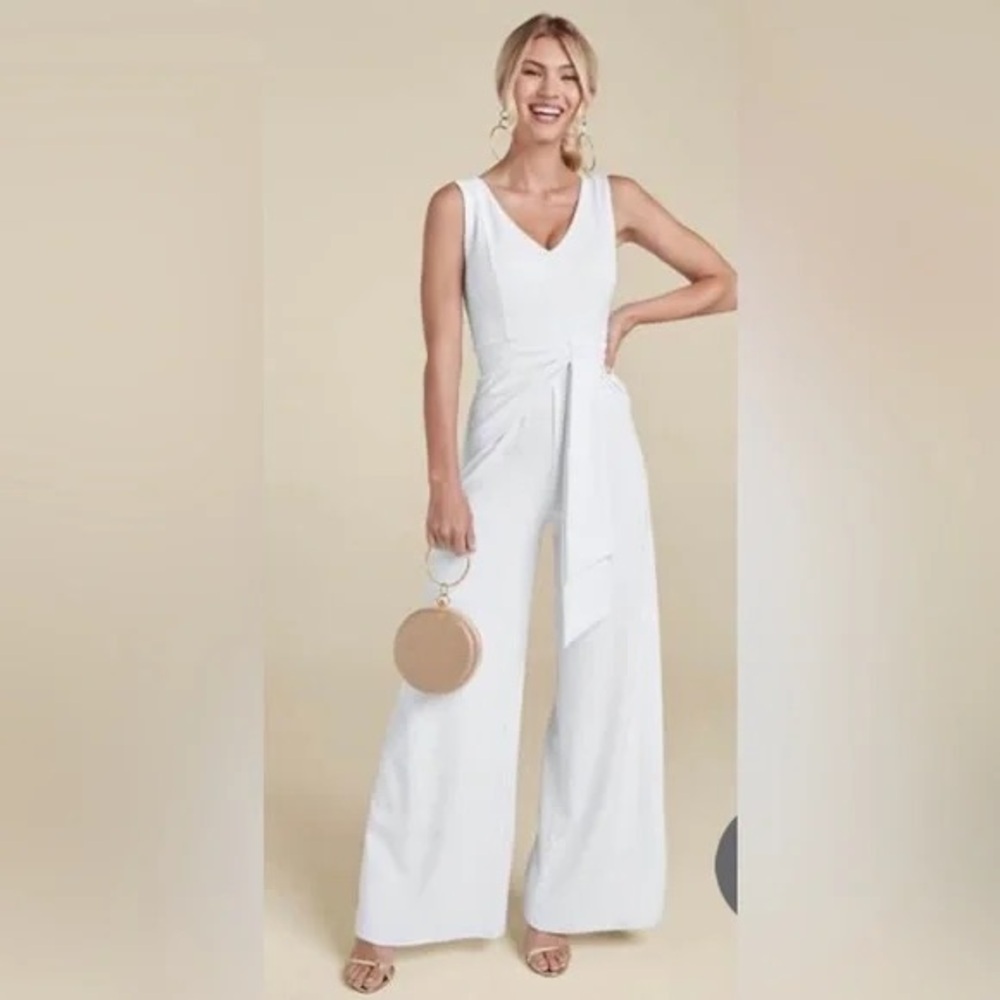 🪩🤍VENUS Chic White Jumpsuit NWOT Multiple sizes🤍🪩